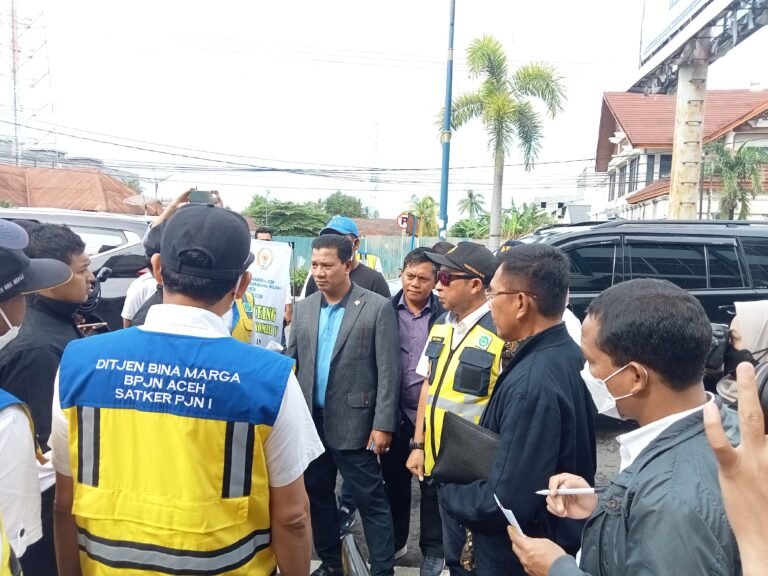 HRD dan Komisi V DPR RI Tinjau Jalan Dua Jalur Bireuen-Takengon