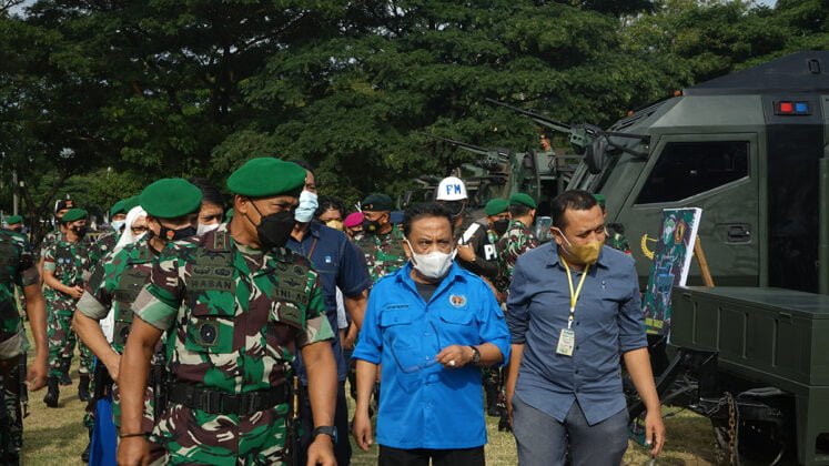 [Foto]: Pangdam Im Tinjau Pameran Alutsista Di Blang Padang