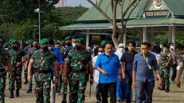 [Foto]: Pangdam Im Tinjau Pameran Alutsista Di Blang Padang