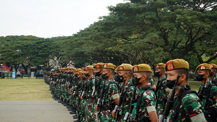 [Foto]: Pangdam Im Tinjau Pameran Alutsista Di Blang Padang