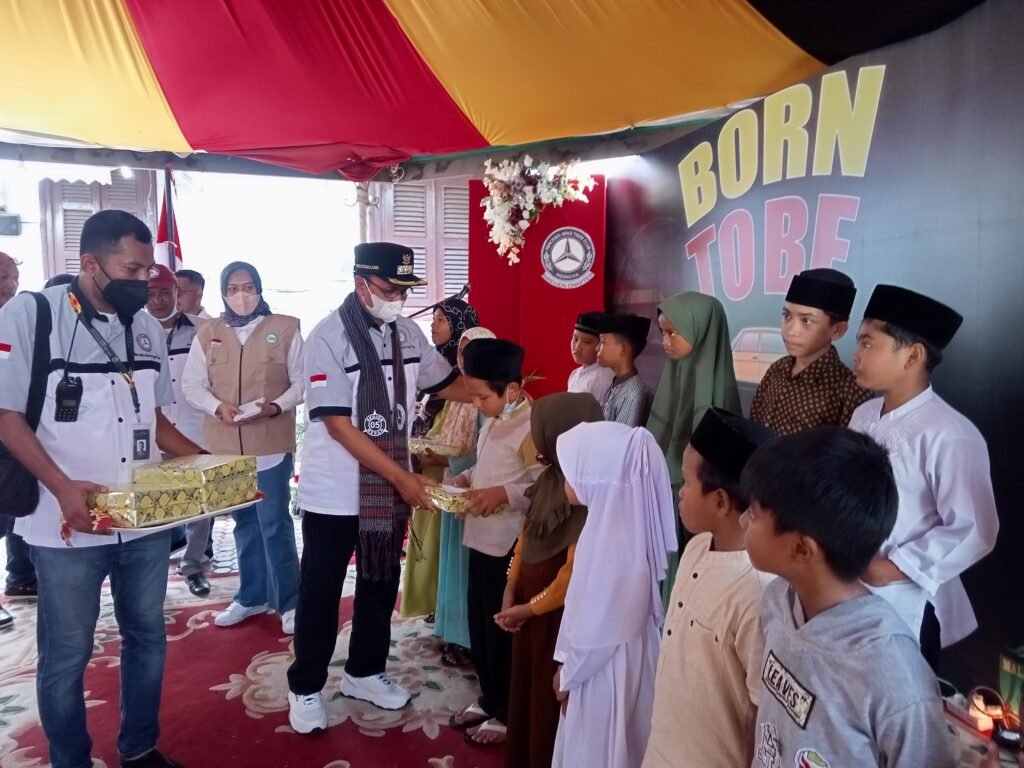 Santunan Anak Yatim Iringi Deklarasi Mercedes Benz Tiger Club Indonesia Chapter Bireuen 