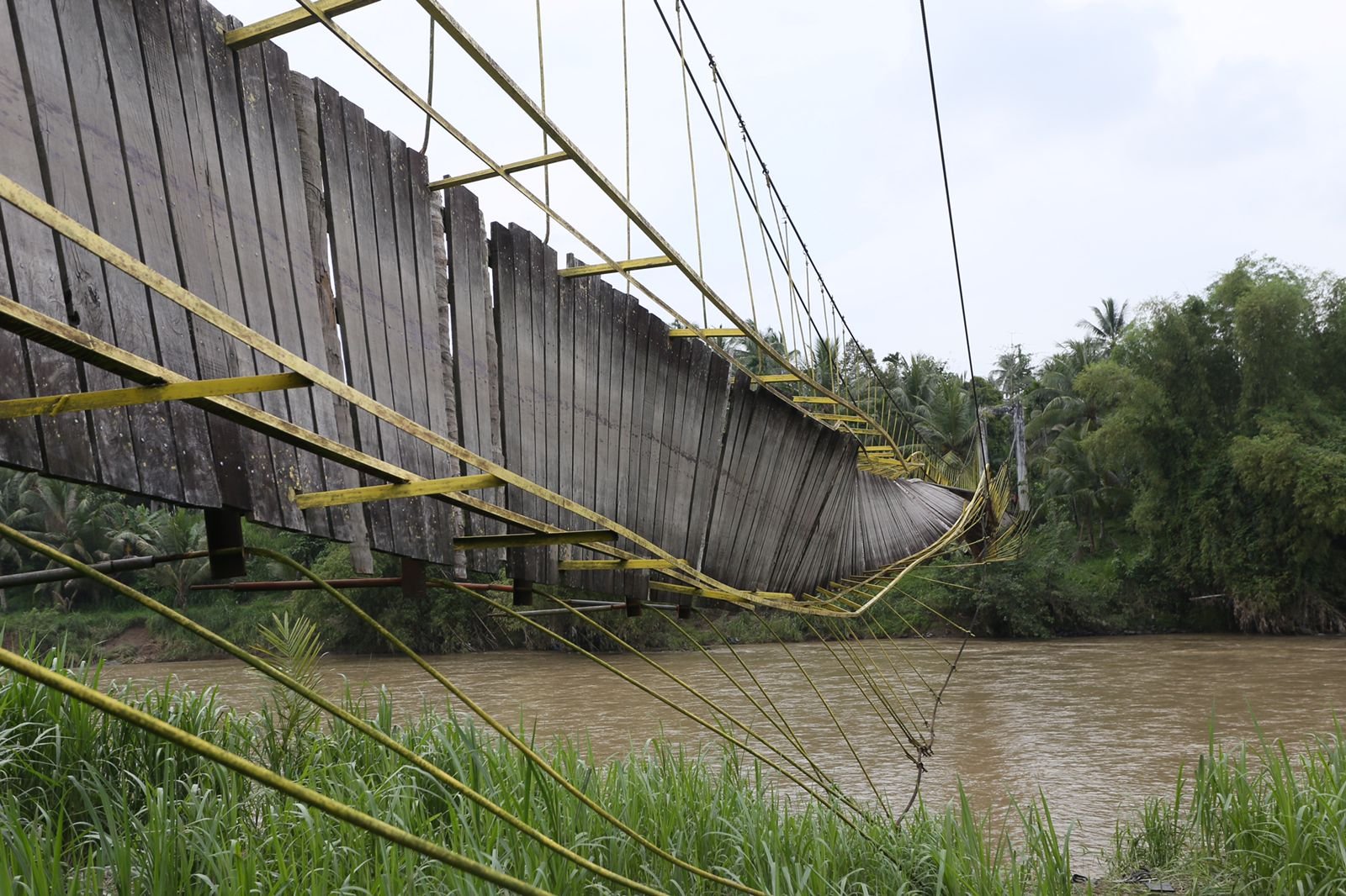 Jembatan Gantung Awe Geutah Peninggalan Zaman Belanda Sudah Lama Rusak