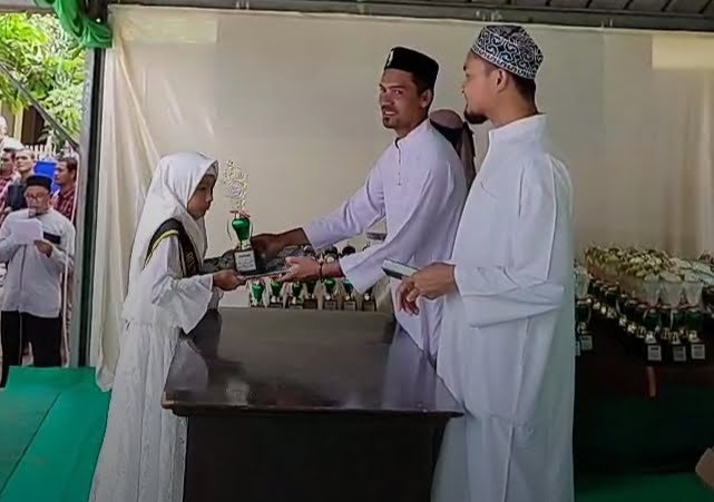 154 Santri Dayah Tahfidz Al Arabiyah Tahfidzul Qur'An Diwisuda 