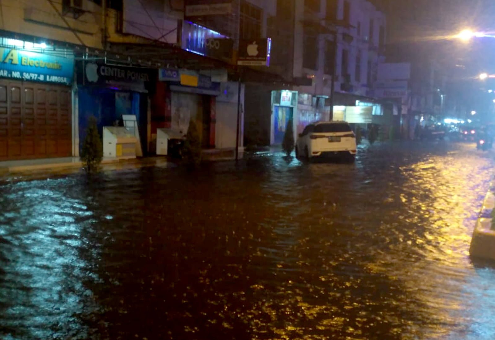 Hujan Deras Bikin Kota Langsa Banjir