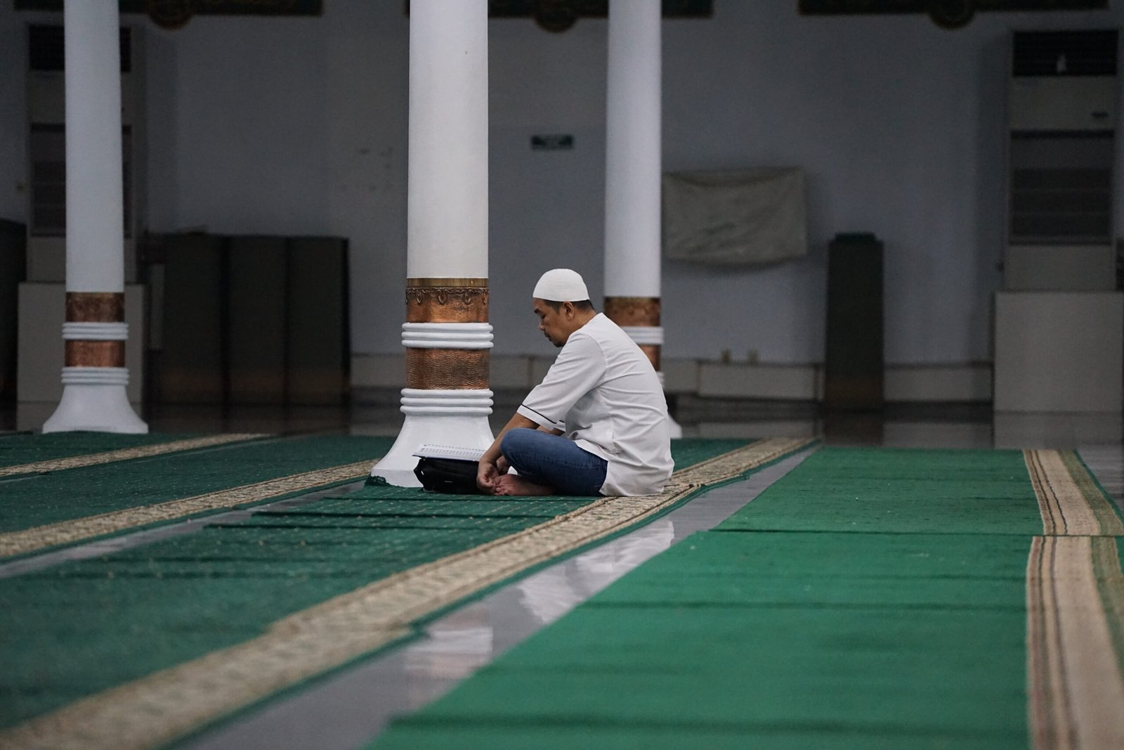 Iktikaf Warga Di Masjid Raya