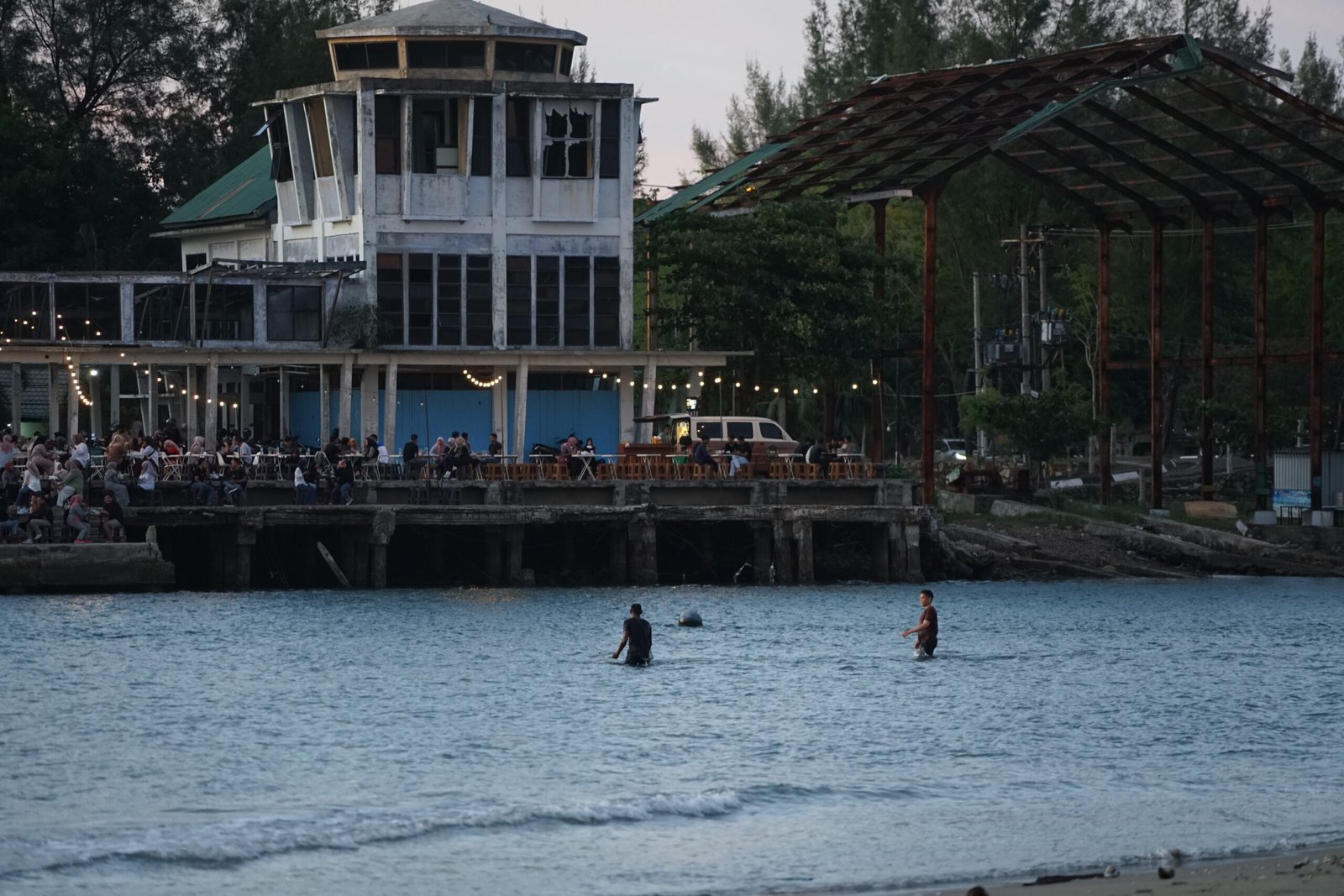 Foto: Menjemput Senja Di Pantai Ulee Lheu