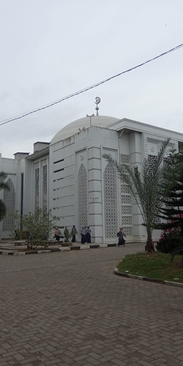 Masjid Jamik ‘Puluhan Pilar’ Di Kopelma