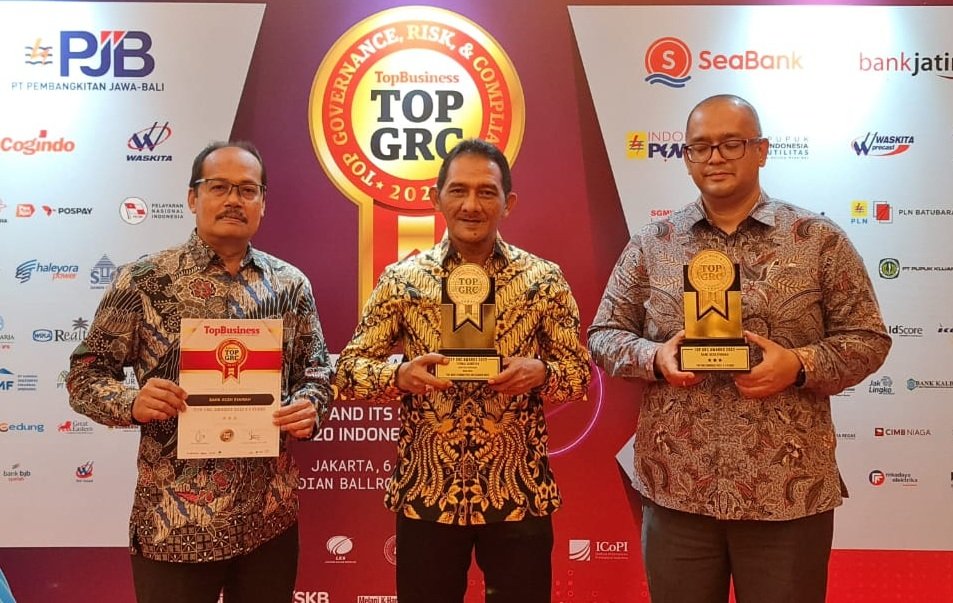 Bank Aceh Raih Dua Penghargaan Di Top GRC Awards 2022 - Acehinfo