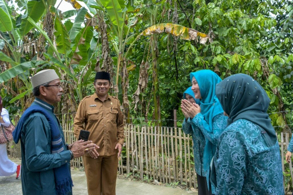 Pj Ketua Pkk Aceh Sosialisasi Kesehatan Reproduksi Untuk Santri Pesantren Di Pidie