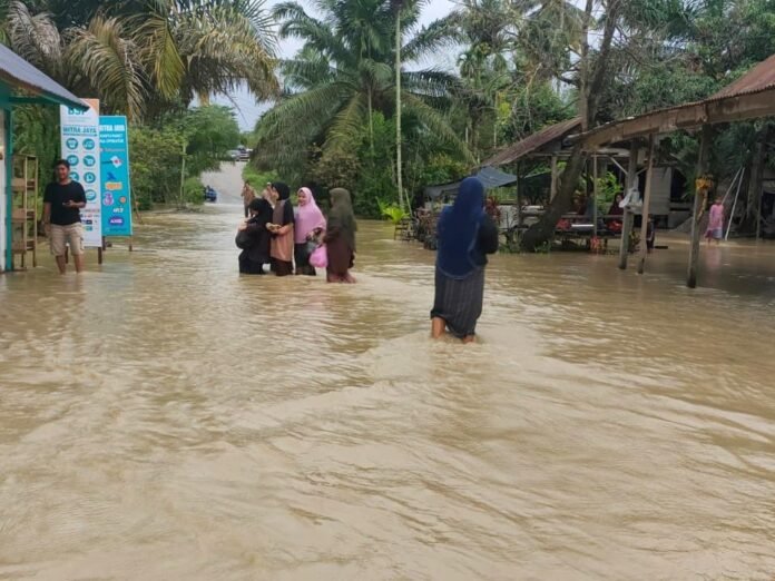 Dua Kecamatan di Pidie Masih Tergenang Banjir, Belasan Rumah Rusak Akibat Angin Kencang