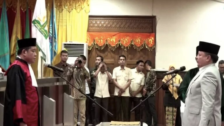 Teuku Raja Keumangan Dilantik Jadi Wakil Ketua DPR Aceh