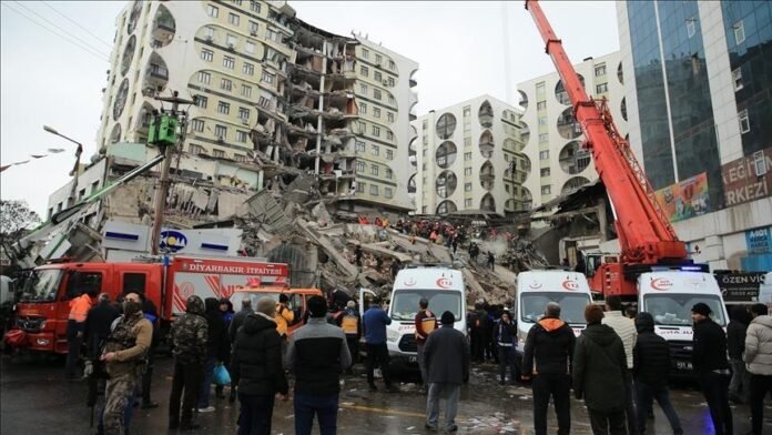 Gempa M 7,7 Landa Turki, Presiden Erdogan: 912 Orang Tewas, Ribuan Luka-luka