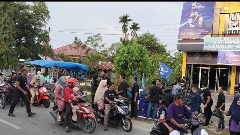 Berkah Ramadan, Garda Pemuda NasDem Langsa Bagi Takjil