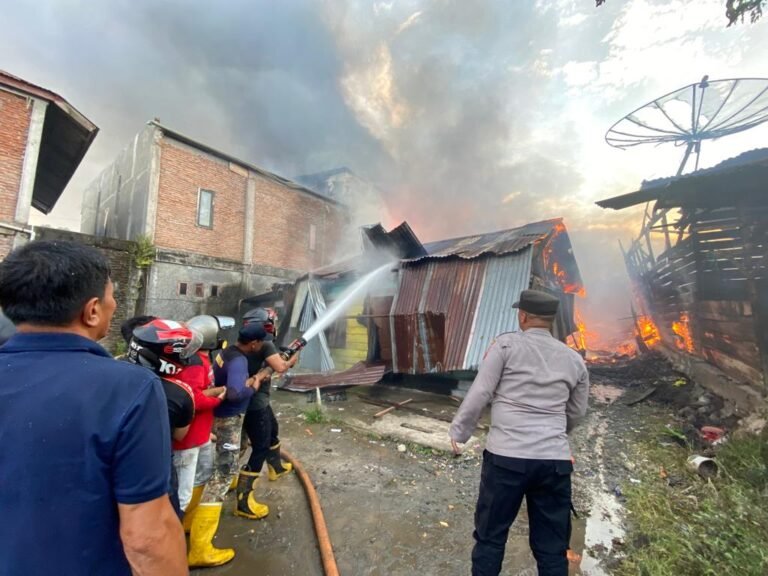 20 Rumah Warga Kampung Kemili Hangus Terbakar