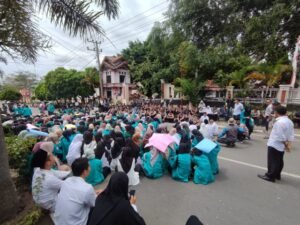 Ratusan Mahasiswa Iain Takengon Datangi Kantor Dprk Aceh Tengah