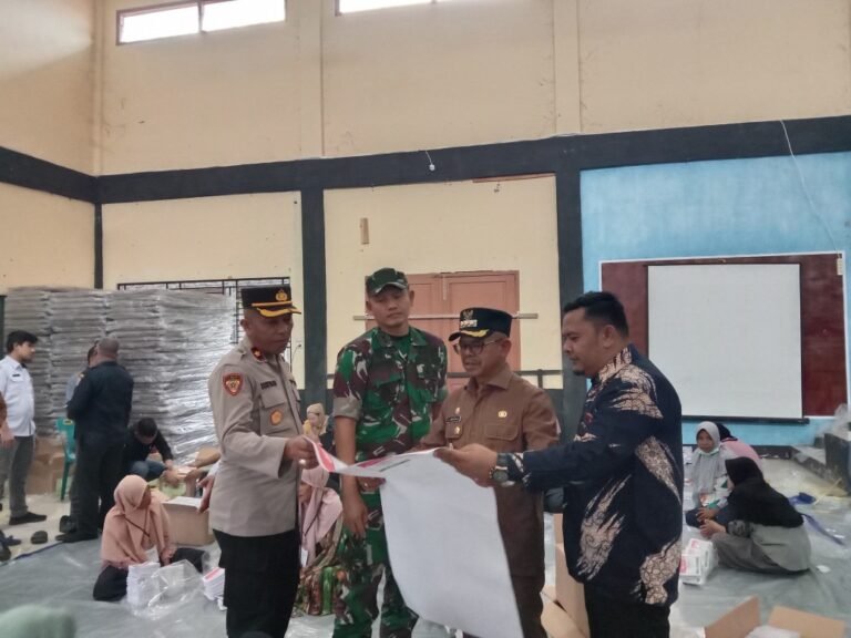 Pj Bupati Aceh Jaya Pastikan Proses Pelipatan Surat Suara Pemilu 2024 Berjalan Lancar