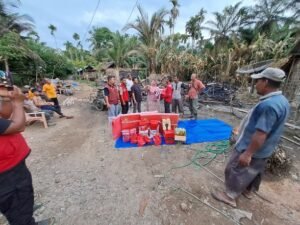 Harapan Muslem, Penjual Bangku Di Lhoksukon Yang Rumahnya Ludes Terbakar