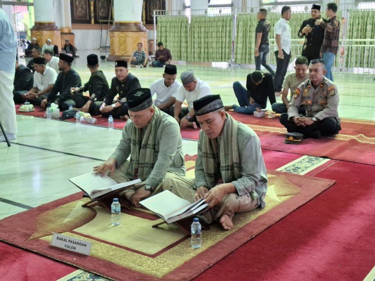 Paslon Ayah Wa-Panyang Ikuti Uji Mampu Baca Al-Qur’an